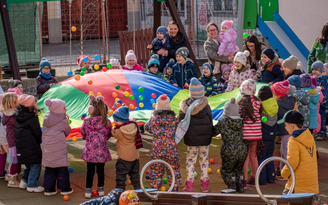 Ünnepélyesen megnyitották a Nardini Napköziotthon új játszóterét